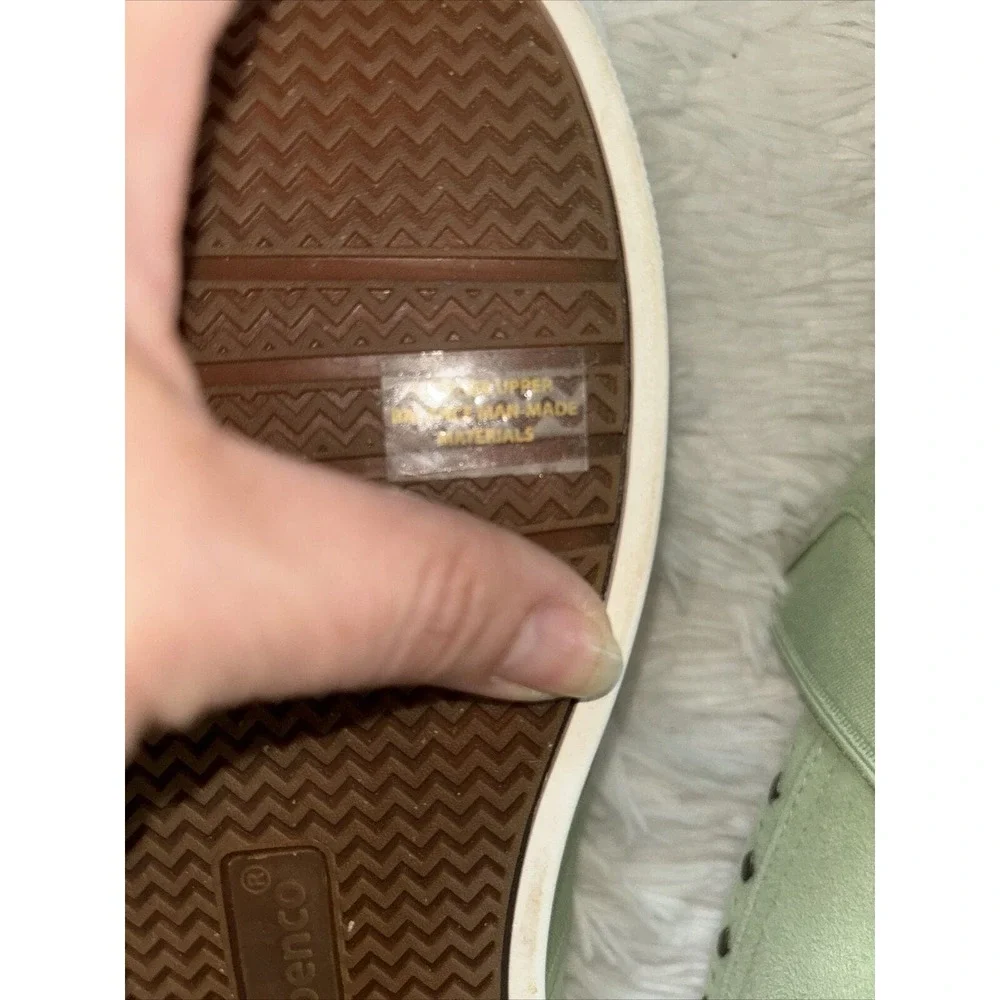 NWOB Spenco Suede Slip On Flat Shoes Size 7.5B - Picture 9 of 10